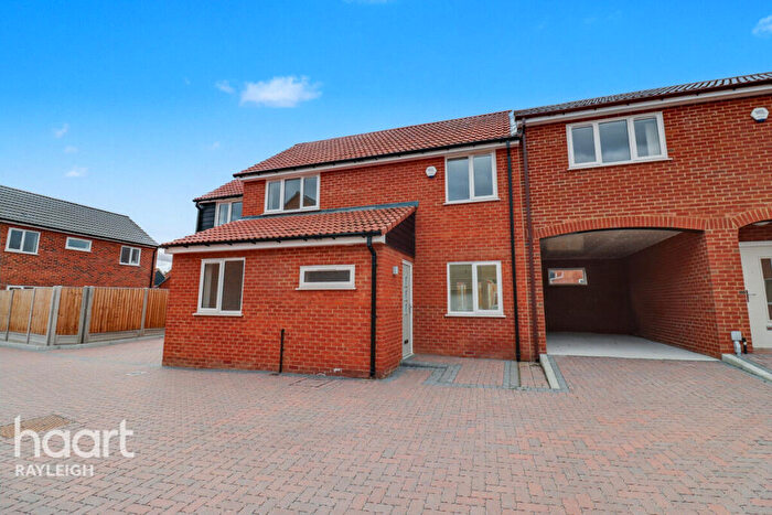 3 Bedroom Semi Detached House For Sale In Fairview Crescent, Rayleigh, SS6