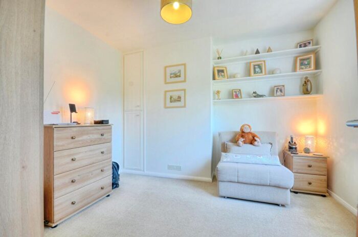 2 Bedroom Bungalow For Sale In June Lane, Midhurst, West Sussex, GU29