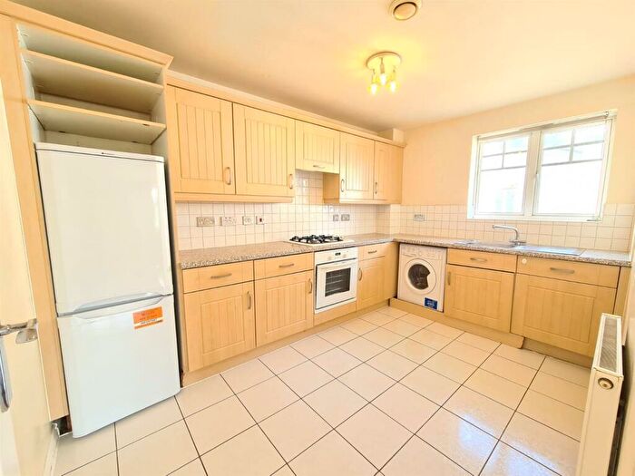 2 Bedroom Apartment To Rent In Sycamore Court, Great North Way, London, NW4