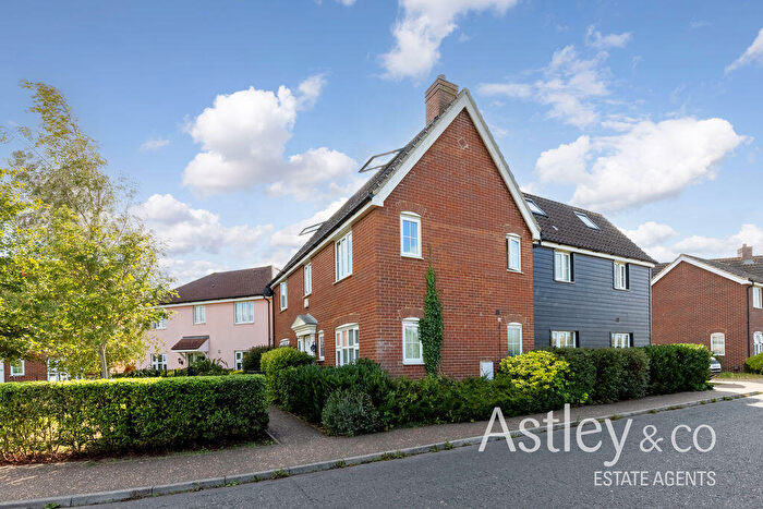 4 Bedroom Detached House For Sale In Austin Way, Old Catton, Norwich, NR6