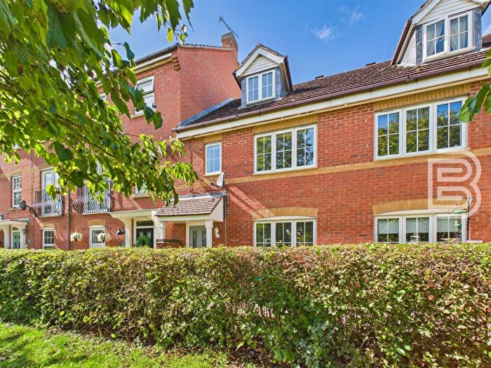 3 Bedroom Terraced House For Sale In Planter Close, Cawston, Rugby, CV22