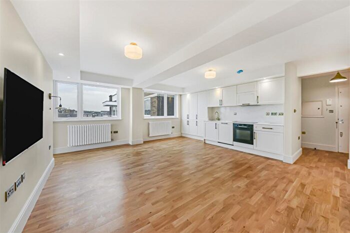 2 Bedroom Flat To Rent In Blair Court, Boundary Road, London, NW8