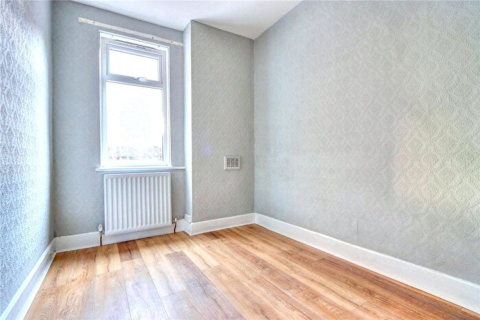 2 Bedroom Flat To Rent In Hawthorn Street, Newcastle Upon Tyne, Tyne And Wear, NE15