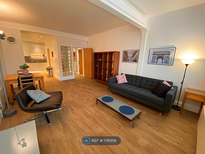 1 Bedroom Flat To Rent In Hill House, London, EC1Y