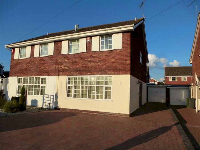3 Bedroom House To Rent In Silver Birch Drive, Kidderminster, DY10