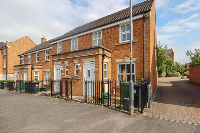 2 Bedroom End Of Terrace House To Rent In Parnell Road, Stapleton, Bristol, BS16