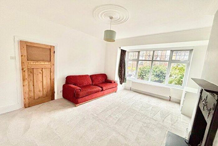 3 Bedroom Property To Rent In Lambourne Road, London, E11
