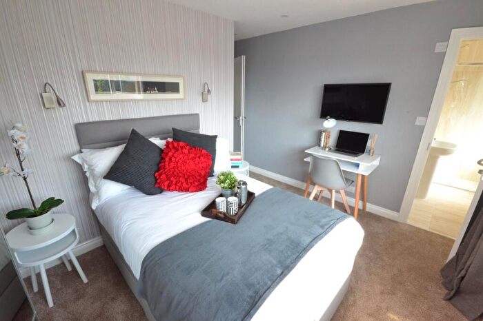 Studio To Rent In En Suite, Ketton Close, Luton, Bedfordshire, LU2