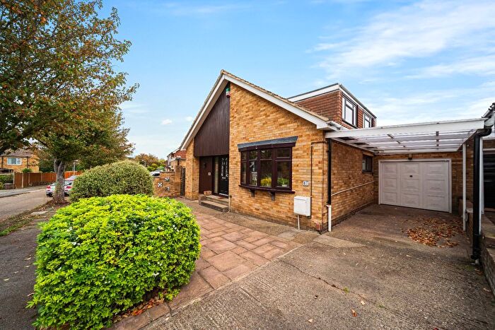 3 Bedroom Detached House For Sale In Cambria Crescent, Gravesend, Kent, DA12