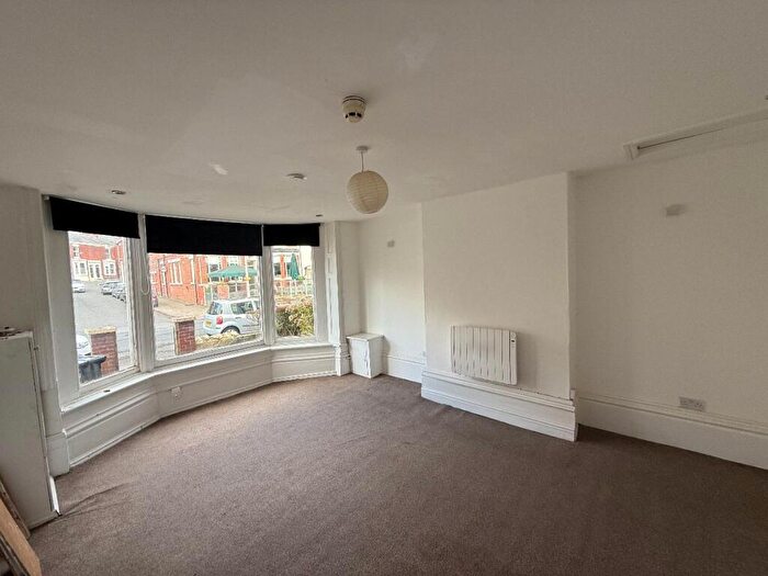 1 Bedroom Flat To Rent In Tulketh Road - Flat, Ashton-on-Ribble, Preston, PR2