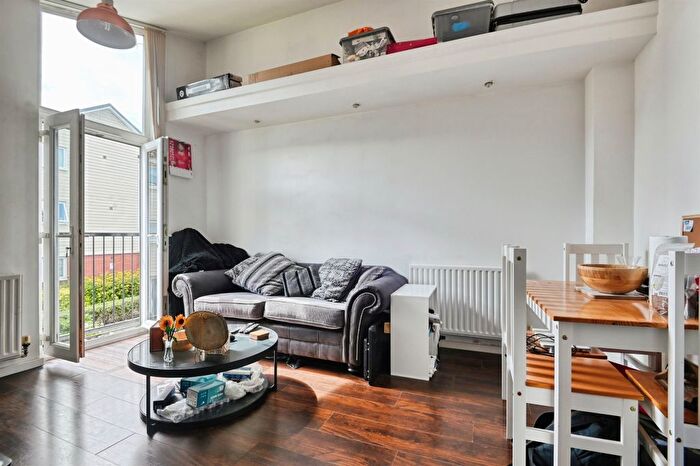 1 Bedroom Flat For Sale In Merlin Way, Birmingham, B35