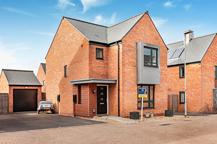 3 Bedroom Detached House For Sale In Amberoid Drive, Bishops Cleeve, Cheltenham, GL52
