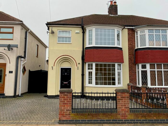 3 Bedroom Semi-Detached House To Rent In Samuel Avenue, Grimsby, DN32