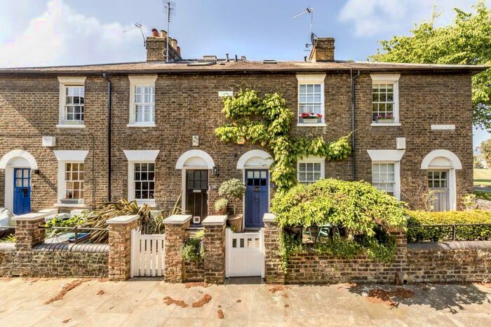 3 Bedroom Property To Rent In Castle Place, London, W4