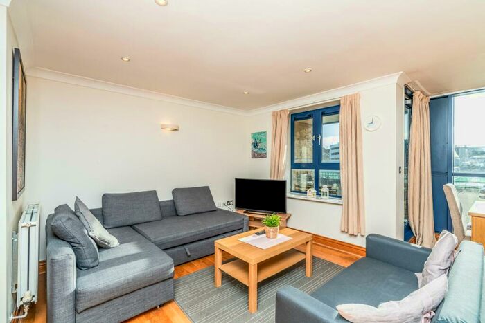 2 Bedroom Apartment To Rent In Charter House, Ocean Village, SO14