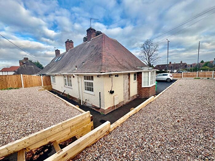 3 Bedroom Bungalow To Rent In Middleton Boulevard, Nottingham, NG8
