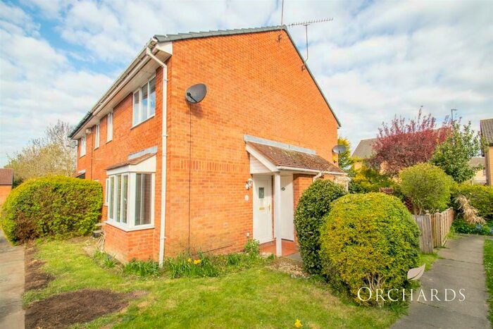 1 Bedroom Terraced House To Rent In Farrow Close, Luton, LU3