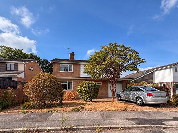 3 Bedroom House For Sale In Lacy Drive, Wimborne, BH21