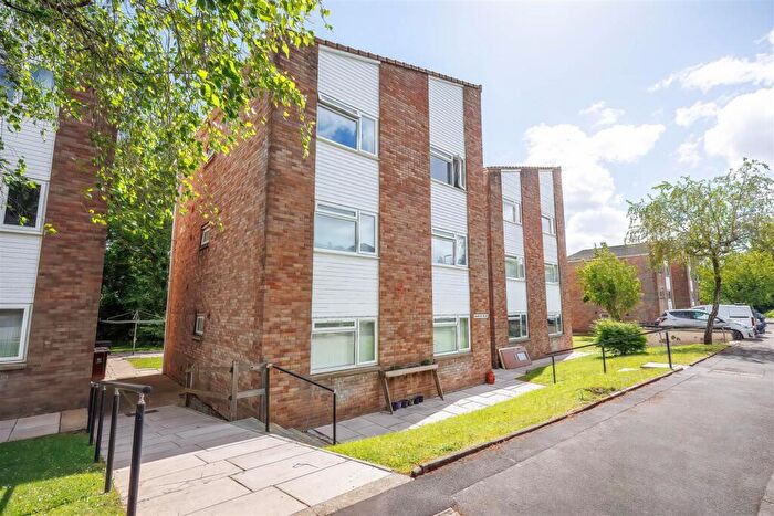 2 Bedroom Flat To Rent In Woodside Court, Lisvane, Cardiff, CF14