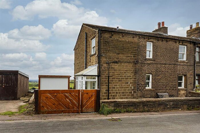 3 Bedroom End Of Terrace House For Sale In Forest Hill Road, Holywell Green, Halifax, HX4