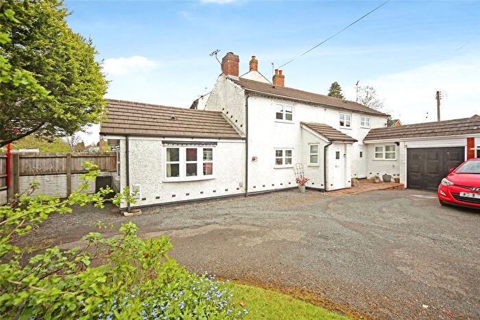 2 Bedroom Cottage For Sale In Birmingham Road, Lickey End, Bromsgrove, Worcestershire, B61