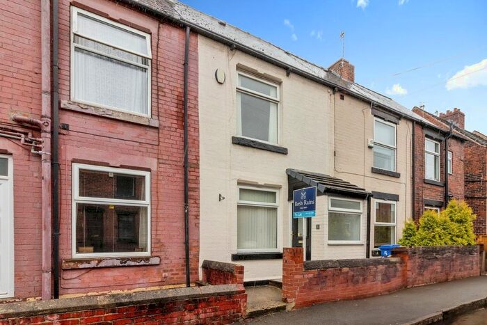 3 Bedroom Detached House To Rent In Gillott Road, Sheffield, South Yorkshire, S6