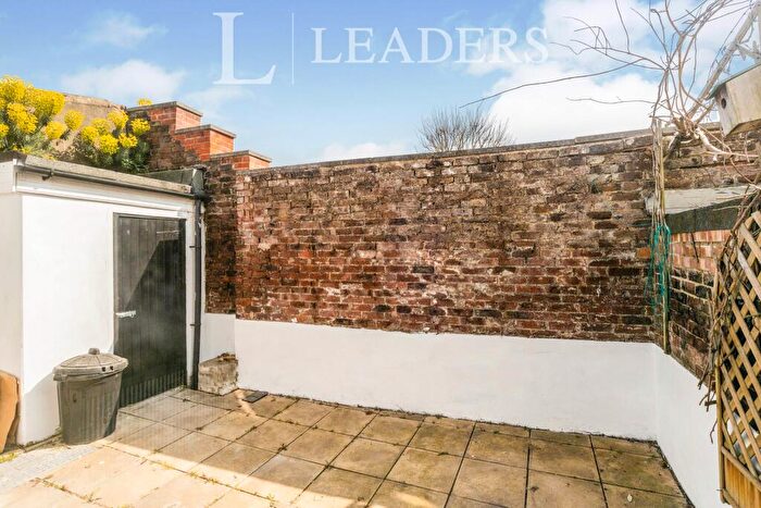 1 Bedroom Apartment To Rent In Kingston Road, Portsmouth, PO2