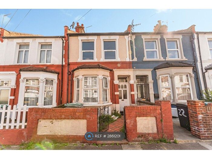 2 Bedroom Flat To Rent In Arnold Road, London, N15