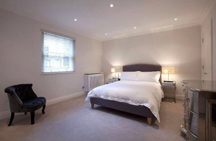 1 Bedroom Flat To Rent In Grosvenor Hill, London, W1K