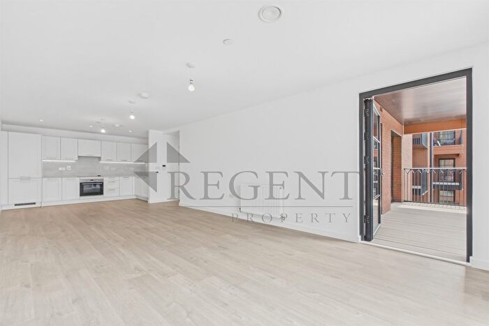 2 Bedroom Flat To Rent In Rivulet Apartments, Burlington Rd, KT3