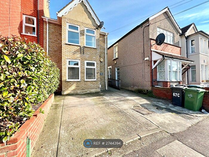 2 Bedroom Flat To Rent In Pembroke Road, London, E17