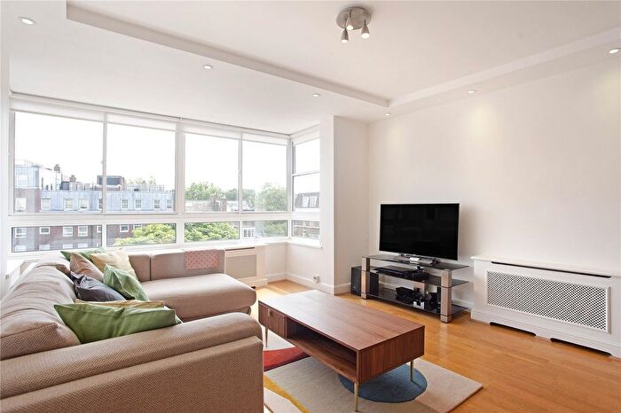 2 Bedroom Flat To Rent In Cheyne Walk, London, SW3