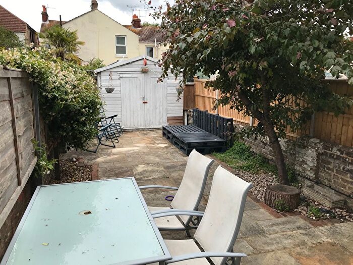2 Bedroom Terraced House To Rent In Southfield Road, Worthing, BN14