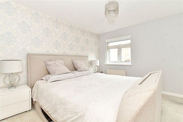 2 Bedroom End Of Terrace House For Sale In Burrows Chase, Waltham Abbey, Essex, EN9