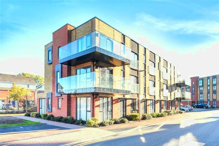 2 Bedroom Maisonette To Rent In Robert Parker Road, Reading, Berkshire, RG1