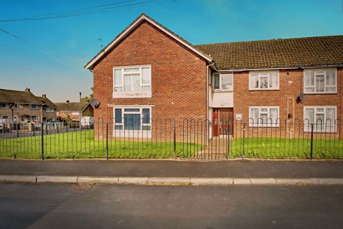 1 Bedroom Flat For Sale In Ilchester Road, Llanrumney, Cardiff, CF3