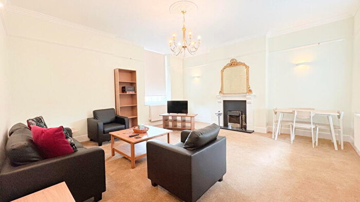 2 Bedroom Flat For Sale In Barkleys Hill, Stapleton, Bristol, BS16