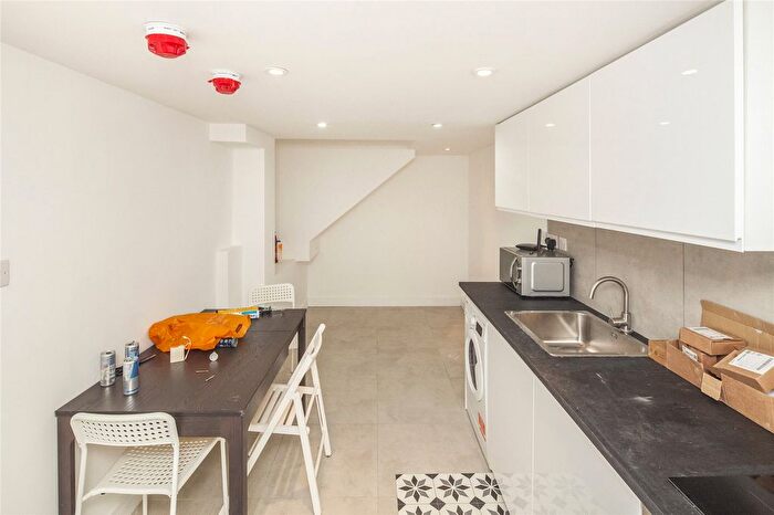 Studio To Rent In Coburg Crescent, London, SW2