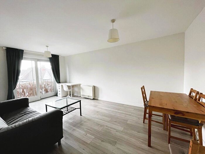 1 Bedroom Flat To Rent In High Road, Wood Green, London, N22