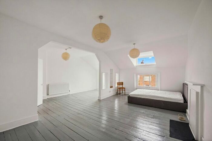 4 Bedroom Flat To Rent In College Crescent, London, NW3