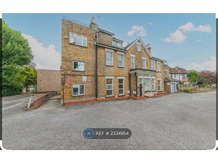1 Bedroom Flat To Rent In Oakcroft, London, SE12