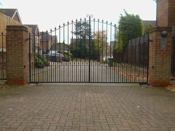 5 Bedroom Detached House To Rent In Athenia Close, Goffs Oak Cuffley EN7