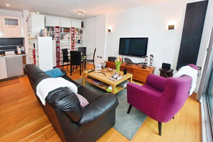 2 Bedroom Flat To Rent In Great Northern Tower, Watson Street, Deansgate, Manchester, M3