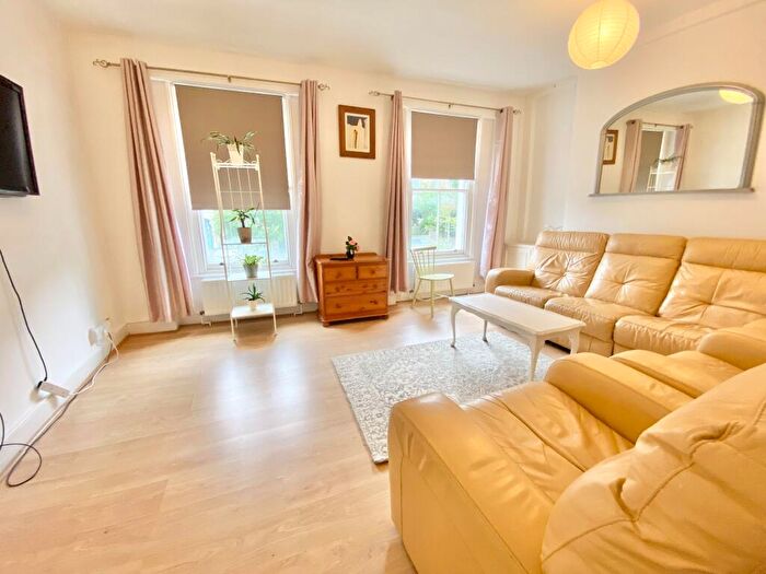 3 Bedroom Flat To Rent In Miranda Road, London, N19