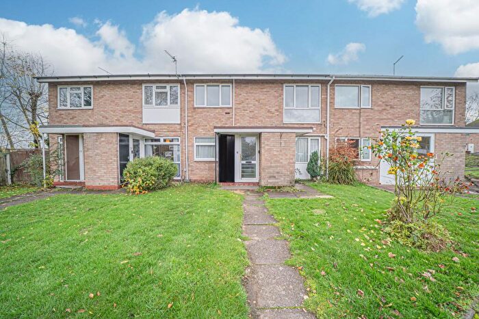 2 Bedroom Maisonette For Sale In Billsmore Green, Solihull, B92
