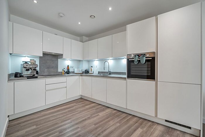 2 Bedroom Flat For Sale In West Parkside, London, SE10