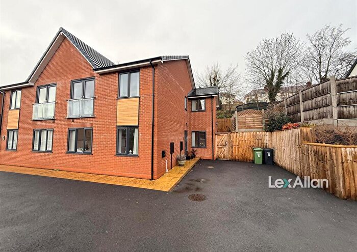 3 Bedroom Semi Detached House For Sale In Mill Park Mews, Kidderminster, DY10