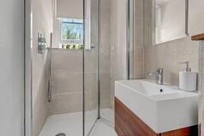 1 Bedroom Flat To Rent In Chiswick Road, London, W4