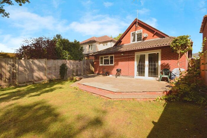 4 Bedroom Bungalow For Sale In Rugby Road, Binley Woods, Coventry, Warwickshire, CV3