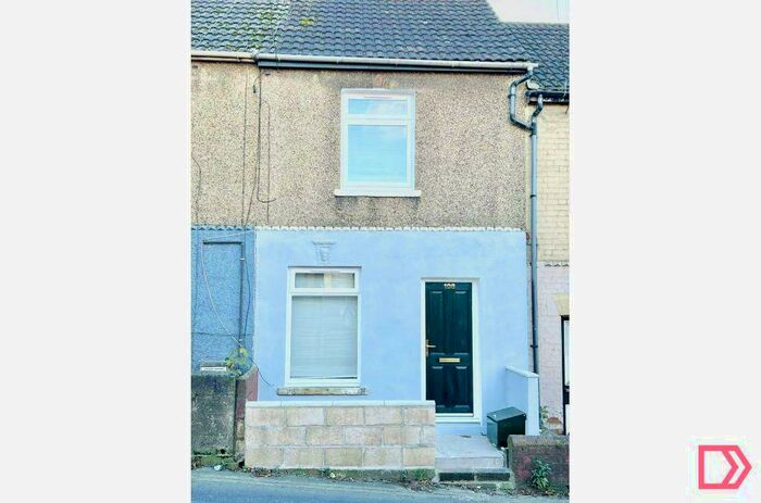 3 Bedroom Terraced House To Rent In Kingshill Road, Swindon, Wiltshire, SN1